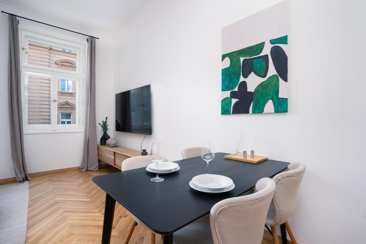 Days - Bright Flat - Small Balcony - Quiet Area Apartamento Praga