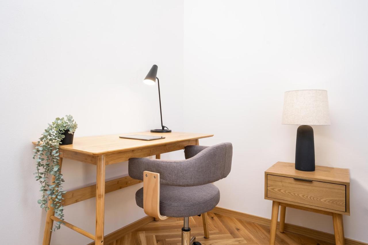 Apartment Days - Bright Flat - Small Balcony - Quiet Area Prag