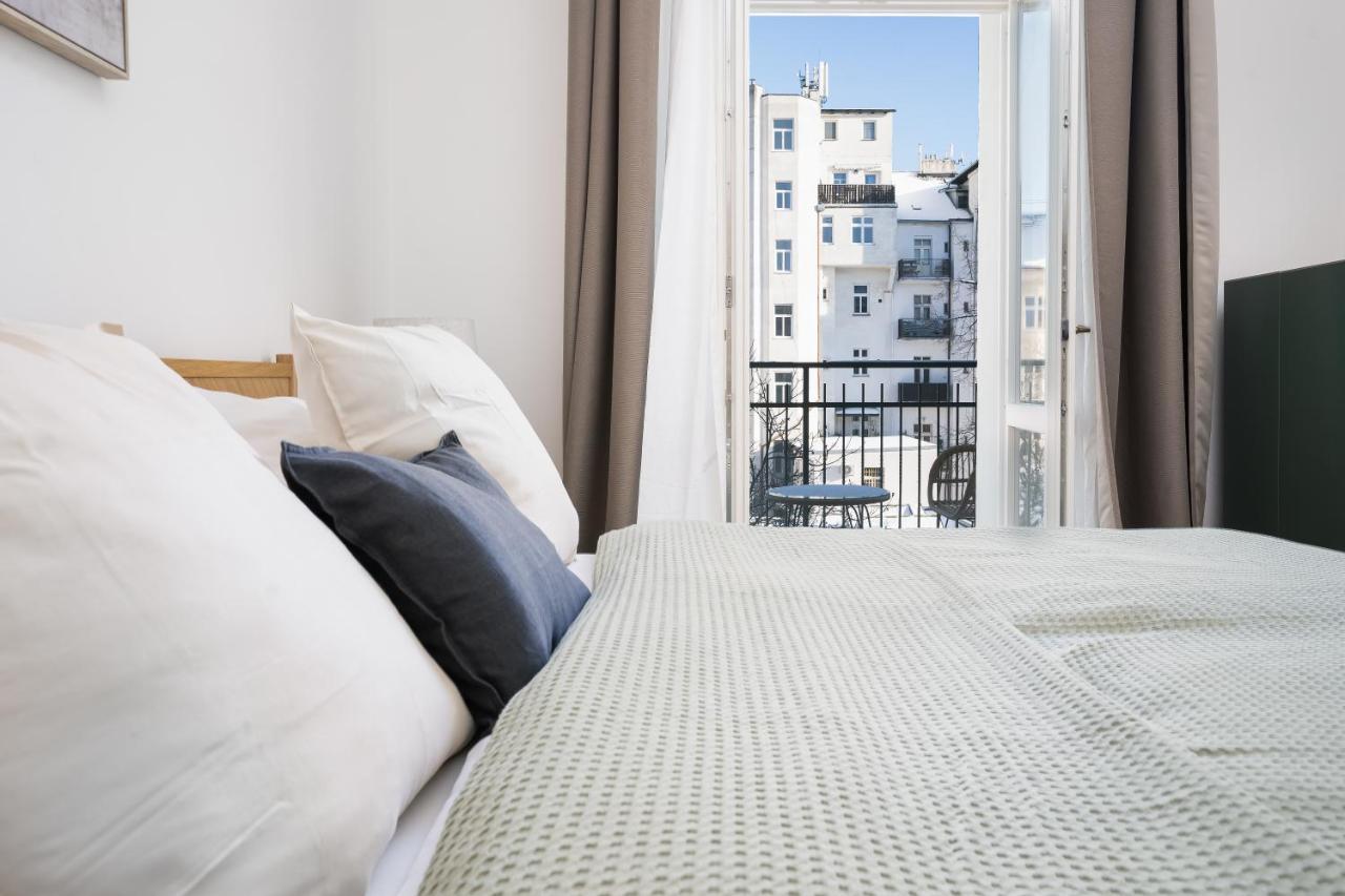 Days - Bright Flat - Small Balcony - Quiet Area Praga