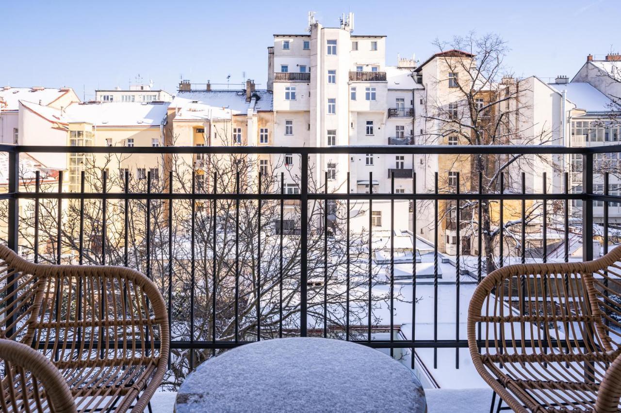 Days - Bright Flat - Small Balcony - Quiet Area Apartment Prag